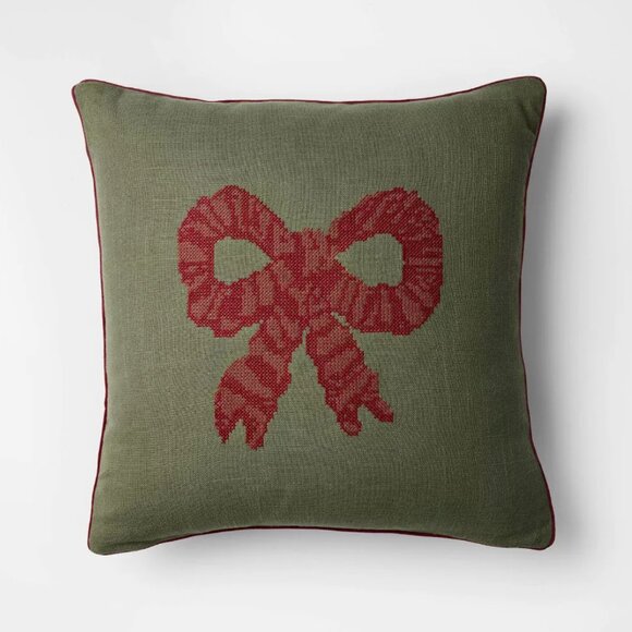 TARGET THRESHOLD STUDIO MCGEE DARK GREEN RED BOW PILLOW 1CT - Picture 2 of 4